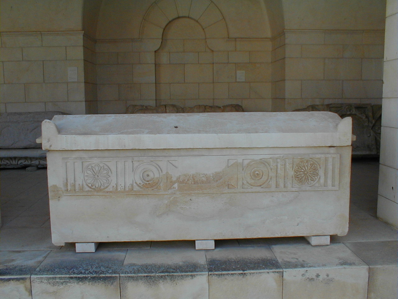 Sarcophagus - Roman Period 3.JPG