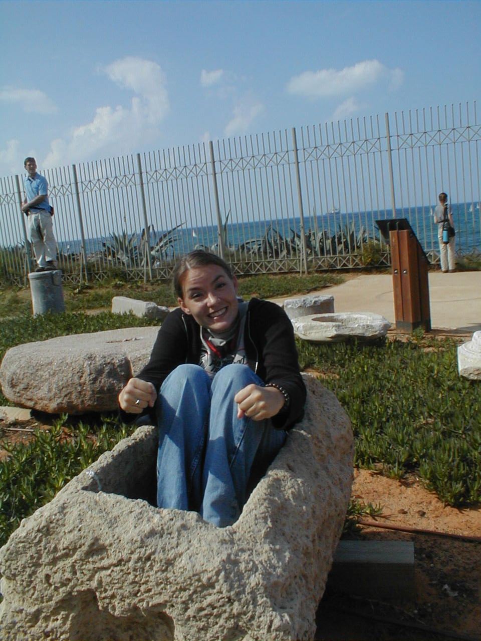Lindsey in a pillar.JPG