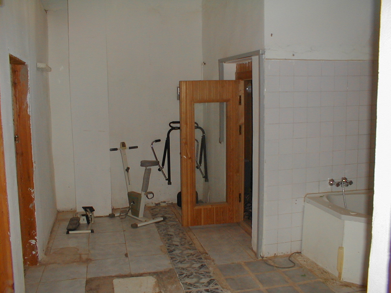 Newbia Hotel Weight Room.JPG