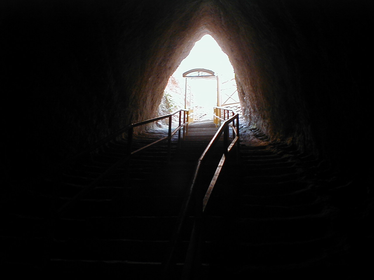 Hazor water system tunnel.JPG