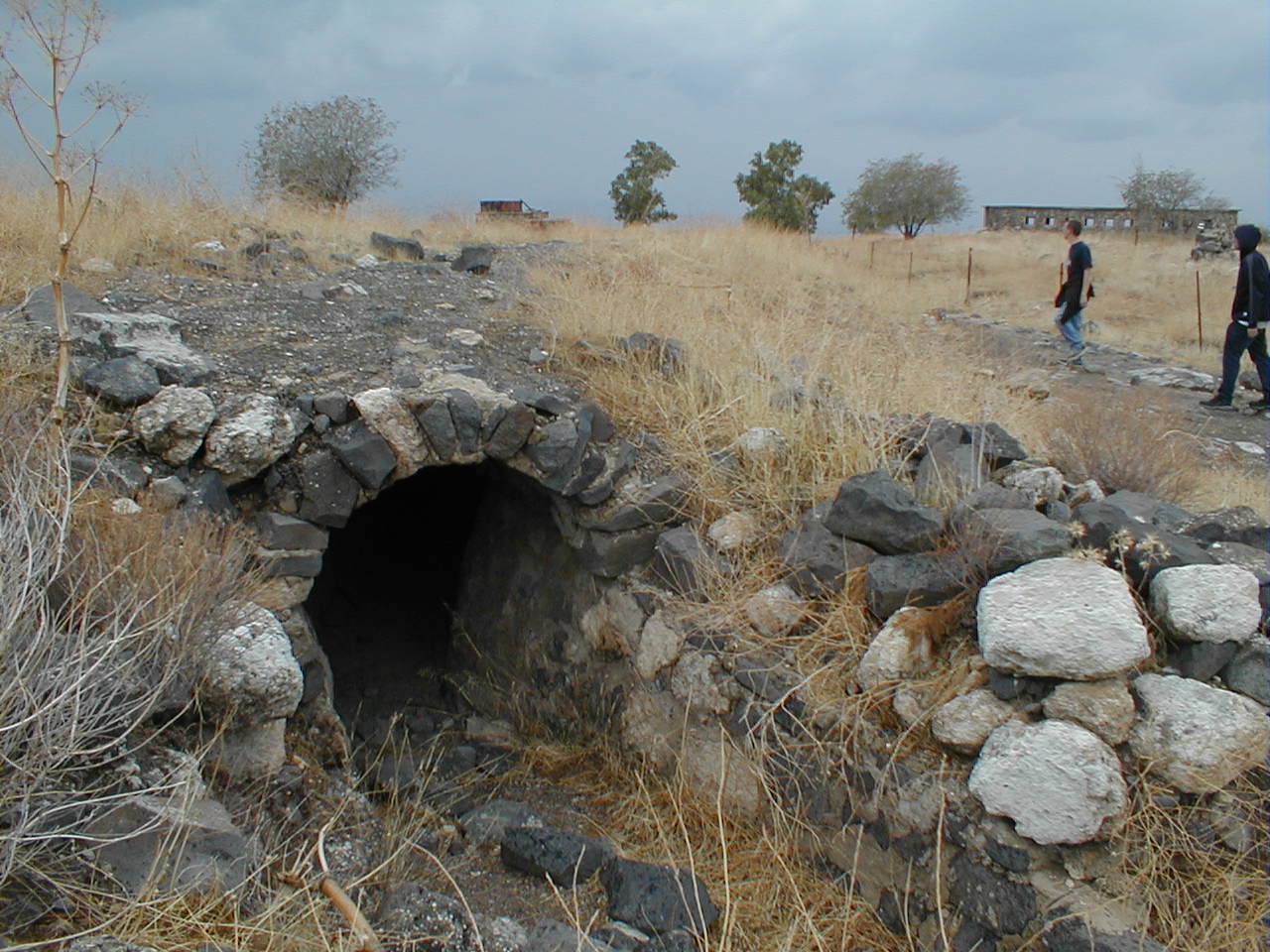 Hippos Aqueduct entrance.JPG