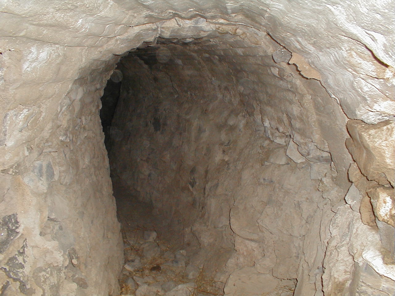 Hippos Aqueduct inside 2.JPG