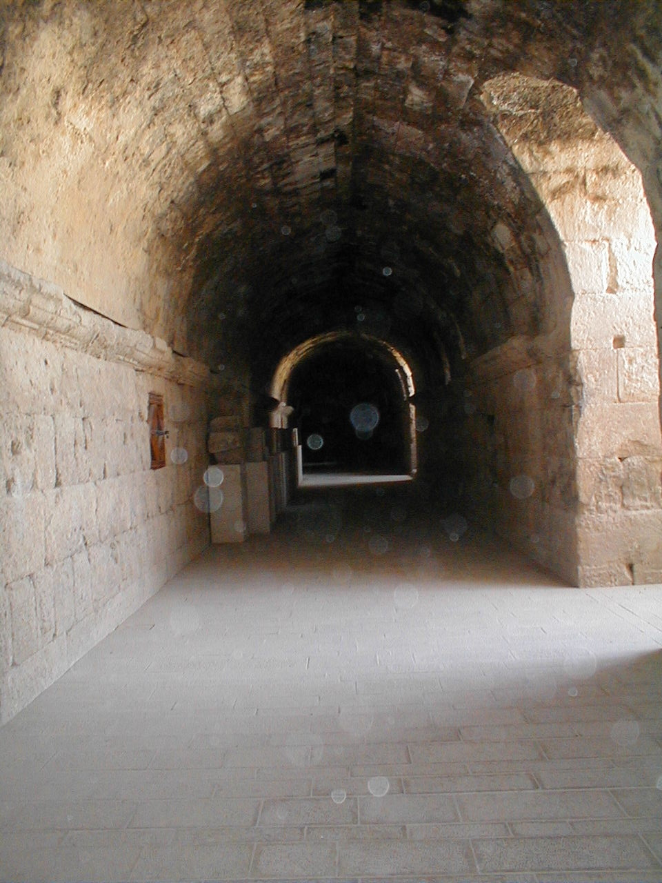 Jerash - arch in Jupiter Temple.JPG