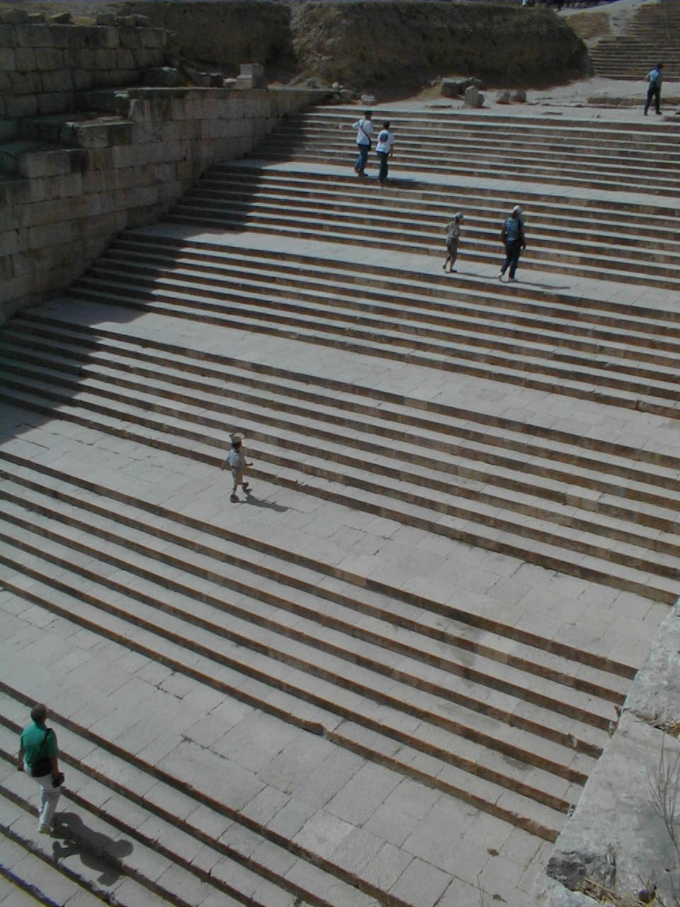 Jerash - sevenish steps to Artemis temple.JPG