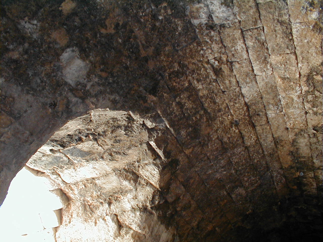 Jerash - stone arch intersection.JPG
