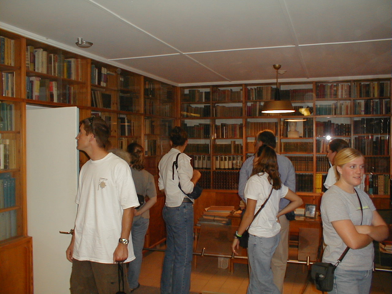 Ben Gurion House Library.JPG