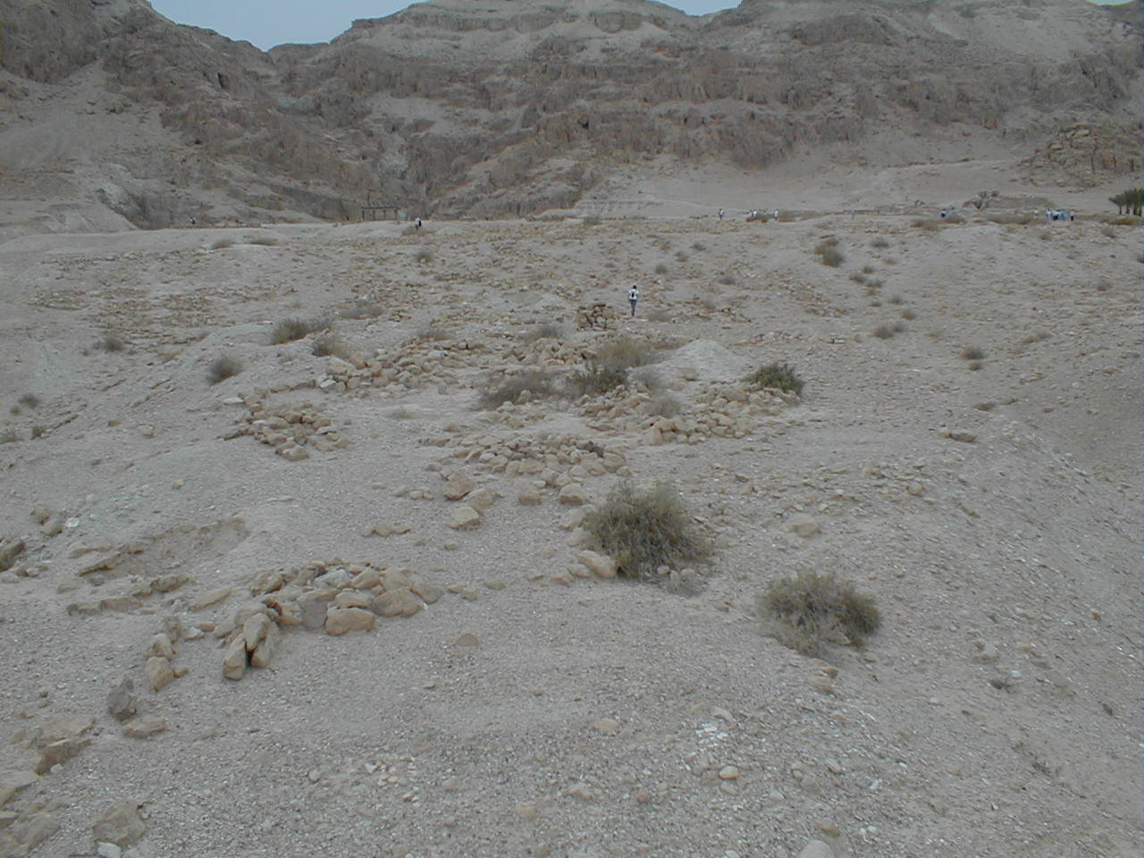 Qumran Cemetery 2.JPG